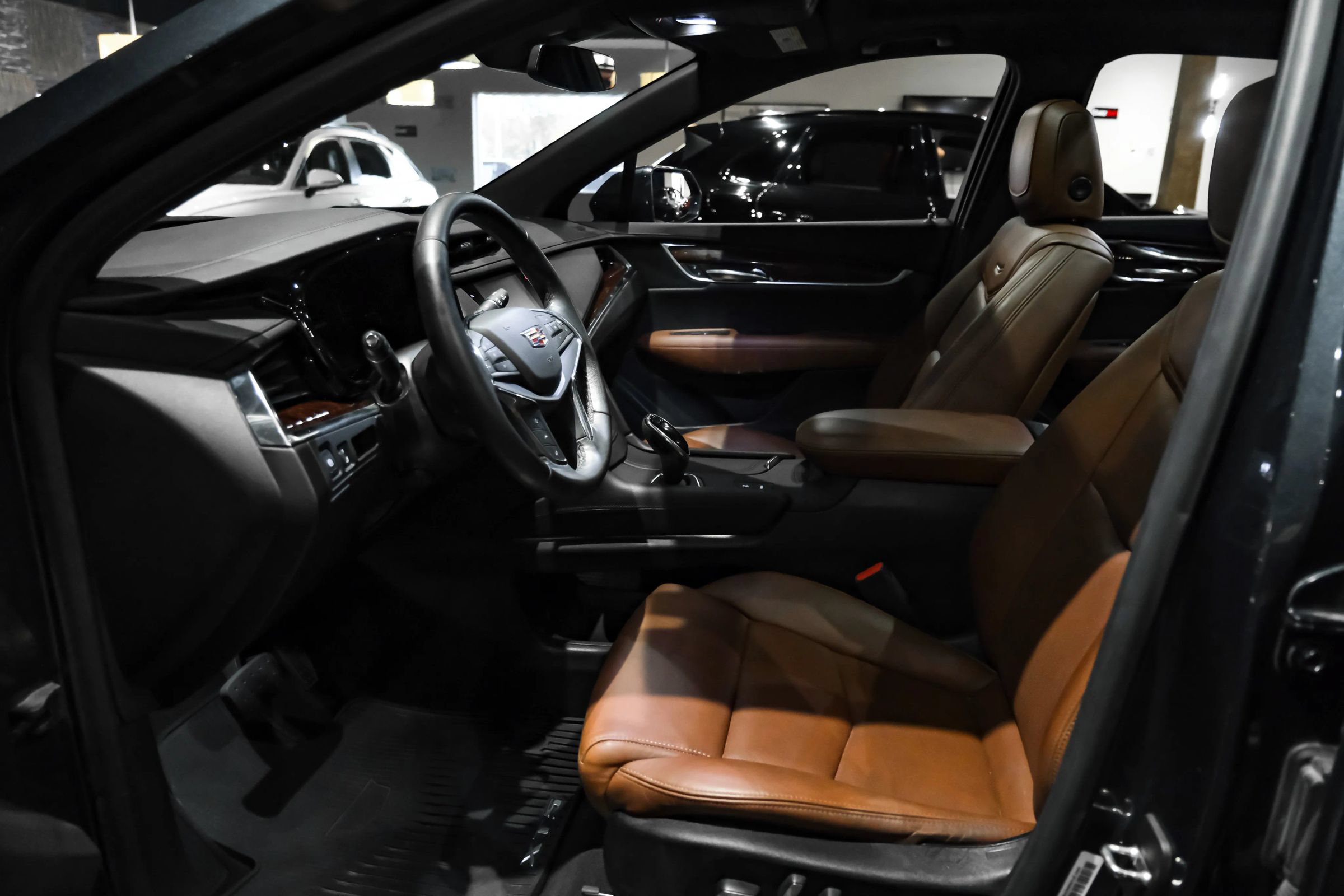 Used 2019 Cadillac XT5 Premium Luxury FWD image 4