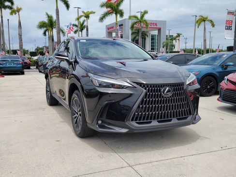 Used 2023 Lexus NX 350 AWD image 2