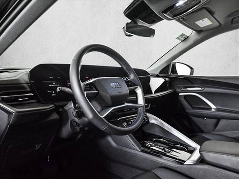 Certified 2025 Audi Q5 Premium w/ Convenience Package AWD/4WD image 10