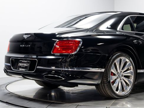 Used 2020 Bentley Flying Spur W12 w/ First Edition Specification image 17