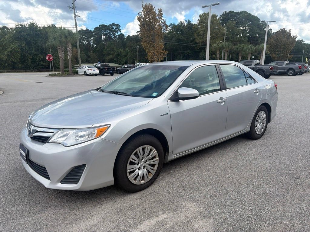 Used 2013 Toyota Camry LE FWD image 1