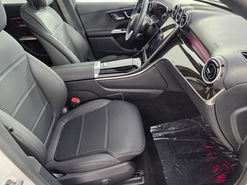 Certified 2025 Mercedes-Benz GLC 300 image 27