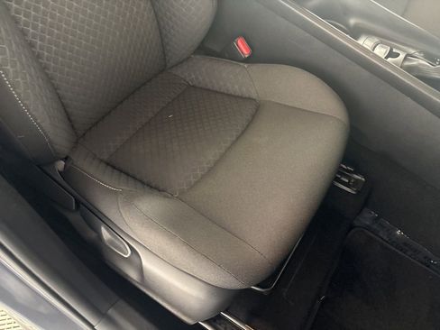 Used 2021 Toyota C-HR LE image 31