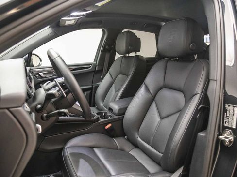 Certified 2025 Porsche Macan S AWD/4WD image 9