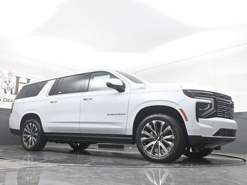 New 2026 Chevrolet Suburban High Country AWD/4WD image 2