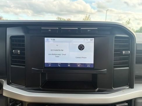 Used 2024 Ford F550 4x4 Crew Cab Super Duty image 23