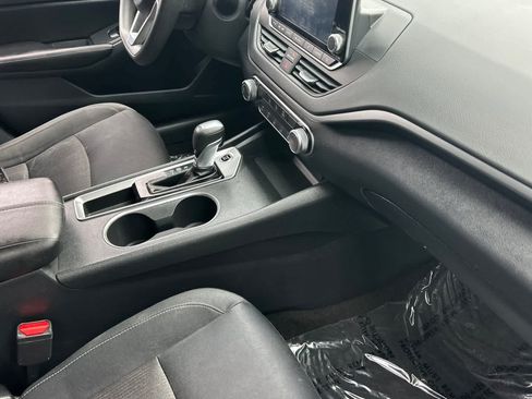 Used 2022 Nissan Altima 2.5 SV FWD image 16