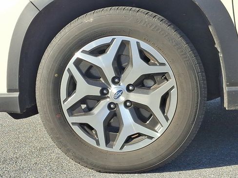 Used 2023 Subaru Forester Premium image 9