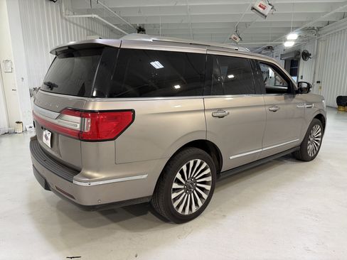 Used 2020 Lincoln Navigator Reserve w/ Luxury Package image 5