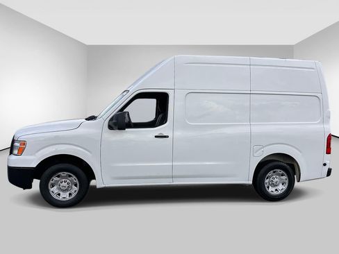 Used 2019 Nissan NV 2500 SV RWD image 2