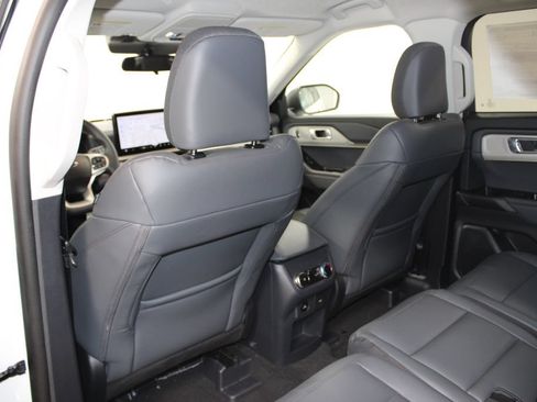 New 2026 Ford Explorer Active RWD image 25