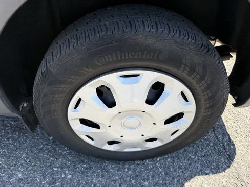 Used 2013 Ford Transit Connect XLT image 12