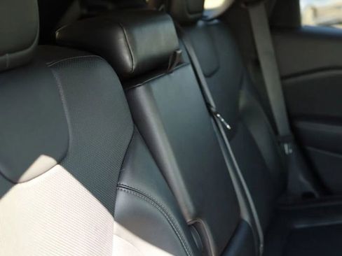 Used 2020 Jeep Cherokee Limited image 41