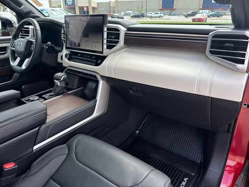 Used 2025 Toyota Sequoia Capstone AWD/4WD image 48