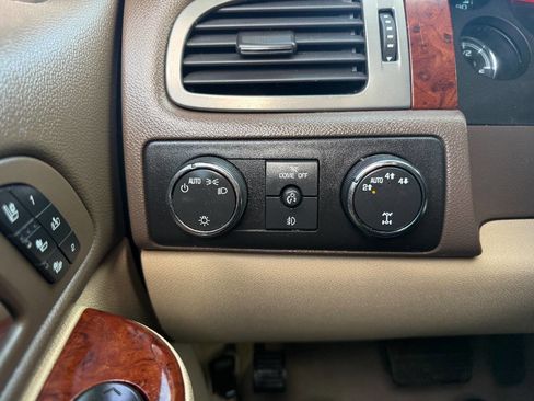 Used 2012 Chevrolet Tahoe LTZ image 16