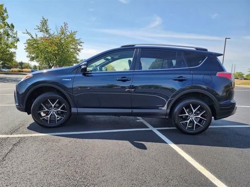 Used 2017 Toyota RAV4 SE AWD/4WD image 12