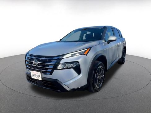 Used 2025 Nissan Rogue SV image 7