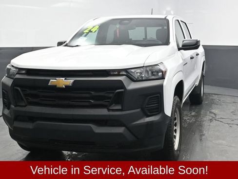 Used 2024 Chevrolet Colorado W/T w/ Safety Package RWD image 2