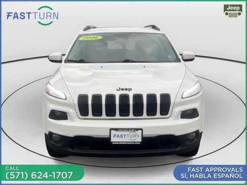 Used 2016 Jeep Cherokee Latitude w/ Cold Weather Group AWD/4WD image 2