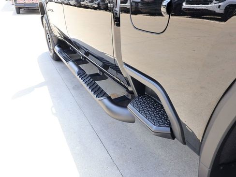 Used 2024 Chevrolet Silverado 2500 LT w/ Midnight Edition AWD/4WD image 10