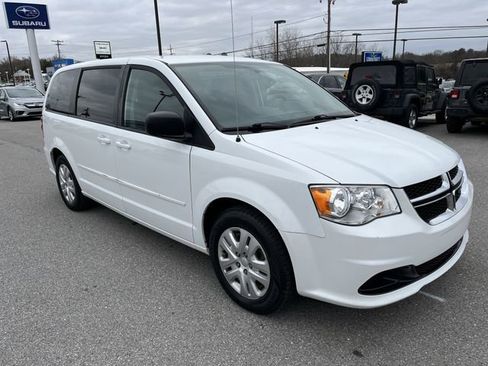 Used 2017 Dodge Grand Caravan SE image 11