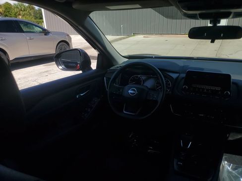 Certified 2025 Nissan Rogue SV w/ SV Premium Package FWD image 22