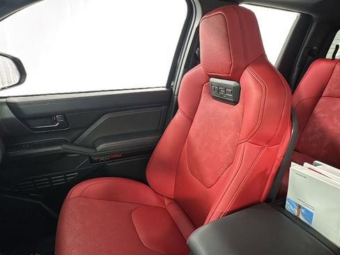 Used 2025 Toyota Tacoma TRD Sport image 13