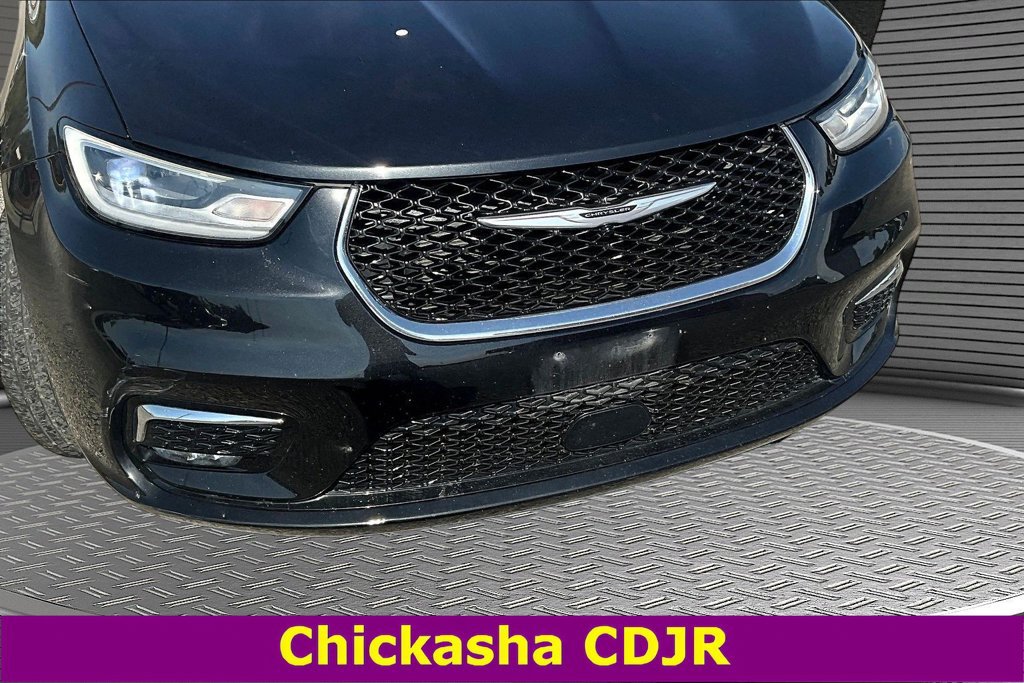 Used 2023 Chrysler Pacifica Touring-L FWD image 33