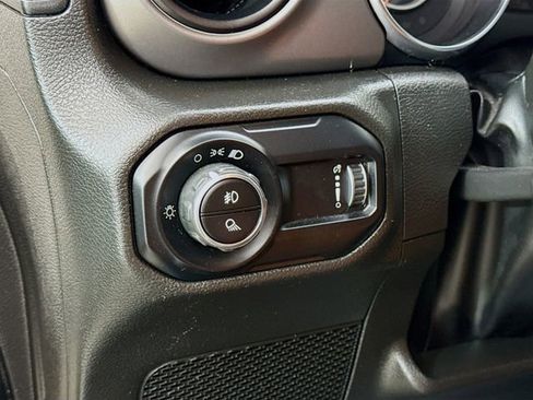 Used 2023 Jeep Gladiator Sport image 13