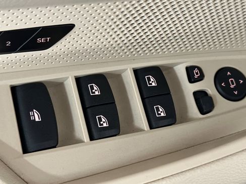 Used 2024 BMW 430i Convertible image 16