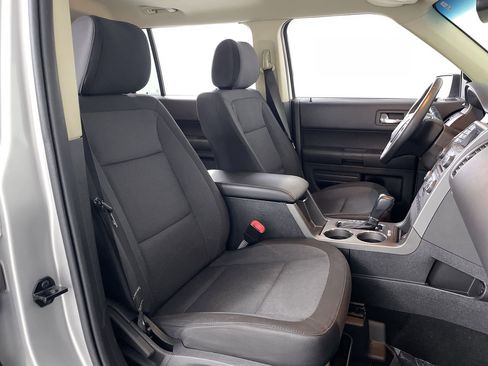 Used 2019 Ford Flex SE image 25