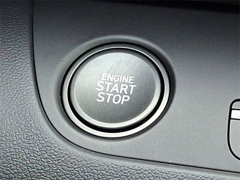 New 2025 Hyundai Elantra SEL image 13