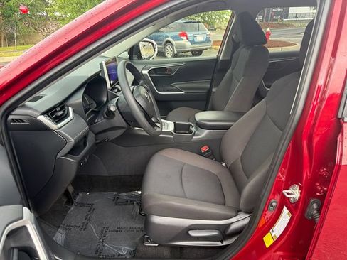 Used 2025 Toyota RAV4 LE AWD/4WD image 24