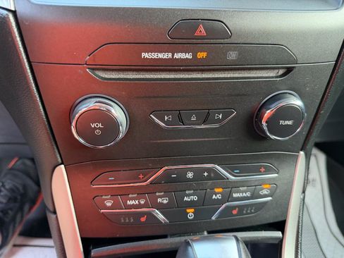 Used 2015 Ford Edge SEL w/ Equipment Group 201A AWD/4WD image 14