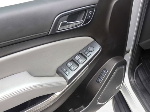 Used 2020 Chevrolet Suburban LT AWD/4WD image 23