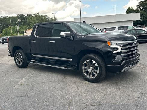 Used 2024 Chevrolet Silverado 1500 High Country w/ Technology Package AWD/4WD image 4