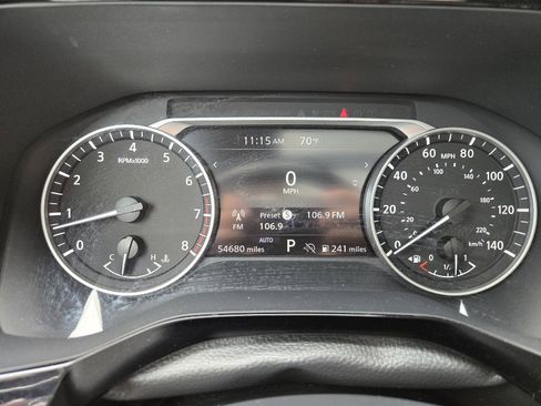 Used 2023 Nissan Pathfinder SV w/ SV Premium Package AWD/4WD image 18