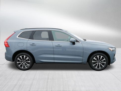 Used 2023 Volvo XC60 B5 Core image 8