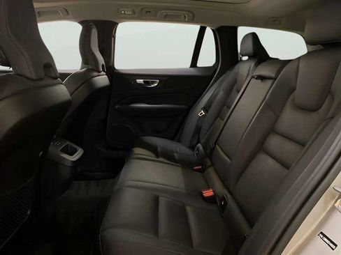 Used 2025 Volvo V60 B5 Cross Country Plus AWD/4WD image 22