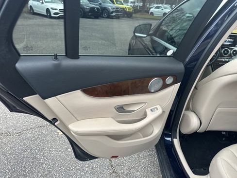 Used 2019 Mercedes-Benz GLC 300 4MATIC image 10