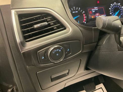 Used 2017 Ford Edge SE FWD image 20