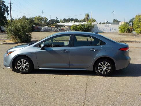 Used 2021 Toyota Corolla LE image 8