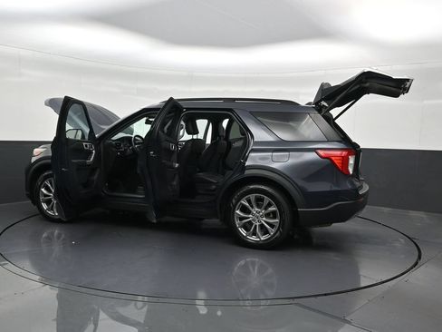 Used 2022 Ford Explorer XLT w/ Equipment Group 202A RWD image 29