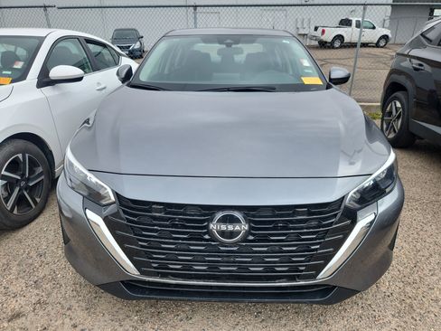 Used 2024 Nissan Sentra SV image 2