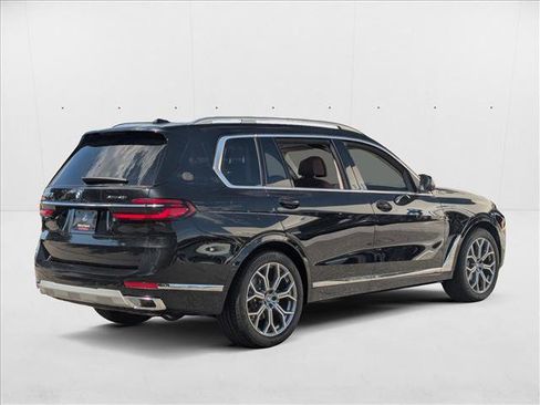 Used 2026 BMW X7 xDrive40i AWD/4WD image 2