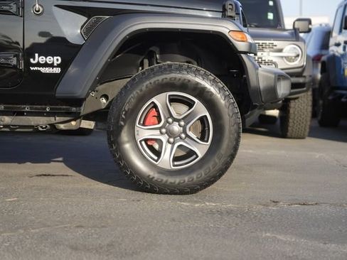 Used 2019 Jeep Wrangler Sport S image 4