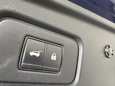 Used 2022 Nissan Pathfinder Platinum w/ Cargo Package image 40