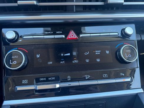 Used 2024 Hyundai Santa Fe SEL image 21