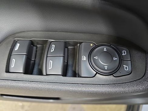 Used 2024 Chevrolet Equinox LT w/ LPO, Floor Liner Package AWD/4WD image 29