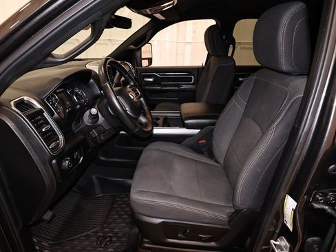 Used 2024 RAM 2500 Big Horn w/ Sport Appearance Package AWD/4WD image 13